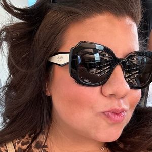 Meet your Posher, Alexandra